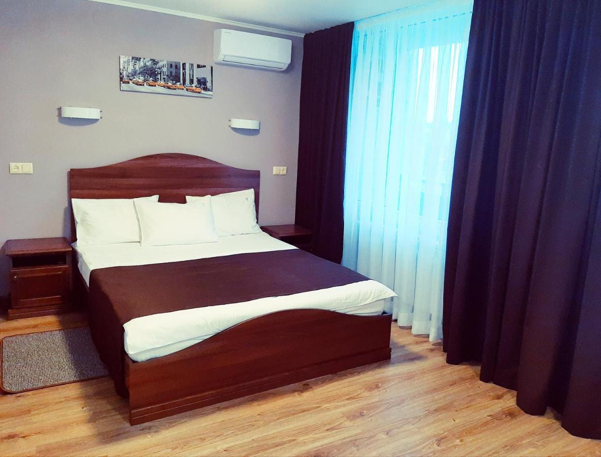 Tourist Hotel Kharkiv Exterior photo