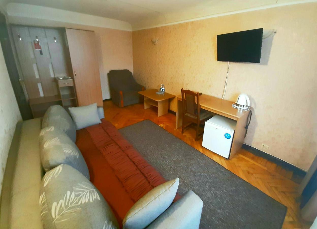 Tourist Hotel Kharkiv Exterior photo